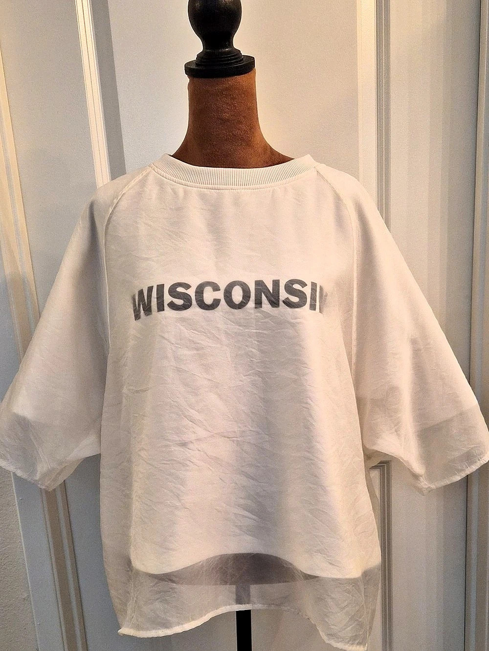 West Park Wisconsin Graphic Top in White Like New